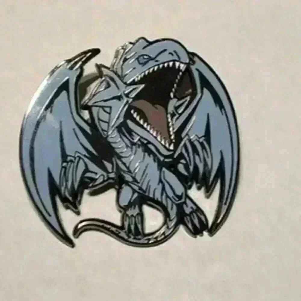 Yu-Gi-Oh! Blue Eyes White Dragon Enamel Pin - Picture 4 of 5